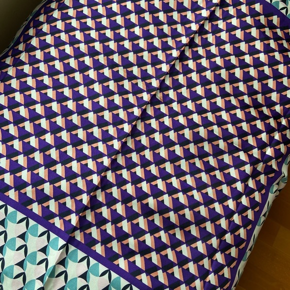 NWT GALERIES LAFAYETTE Paris Designer Silk Scarf Multicolor Geometric Square 26“ - Picture 3 of 6